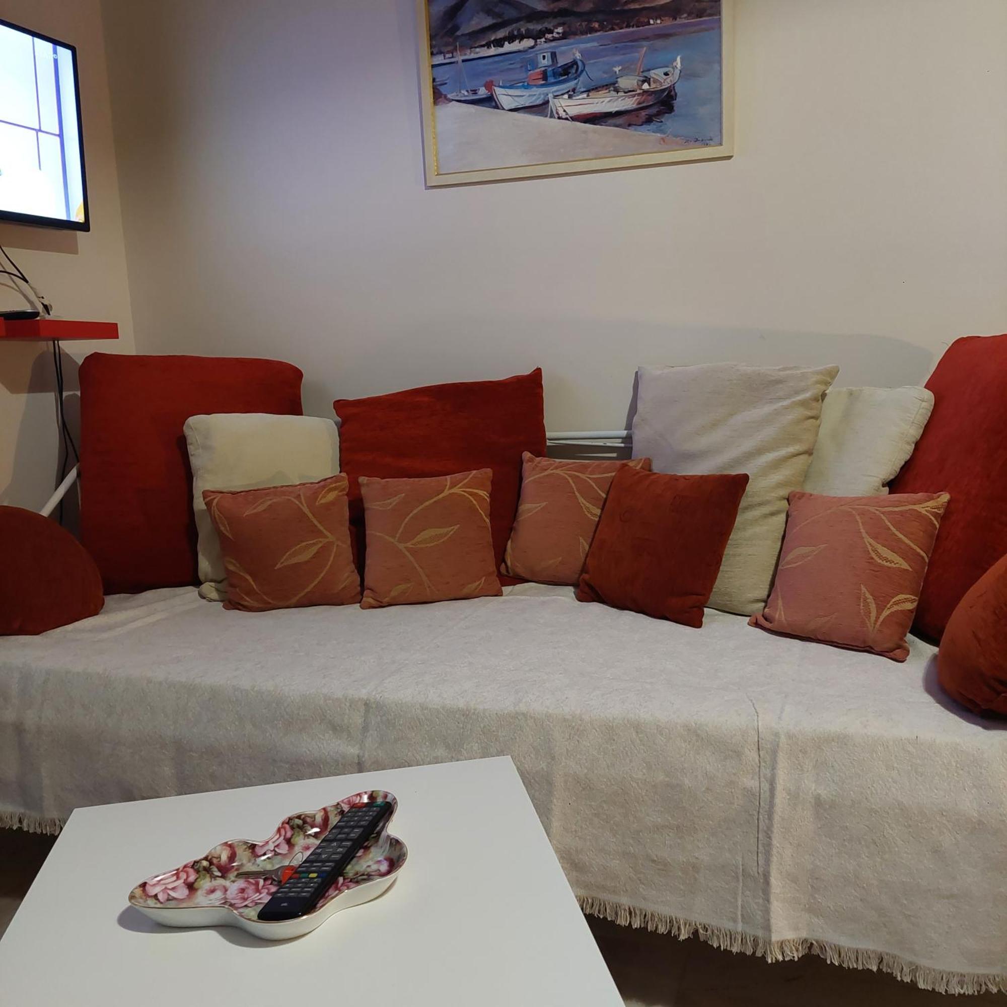 Family Apartment Patras Buitenkant foto