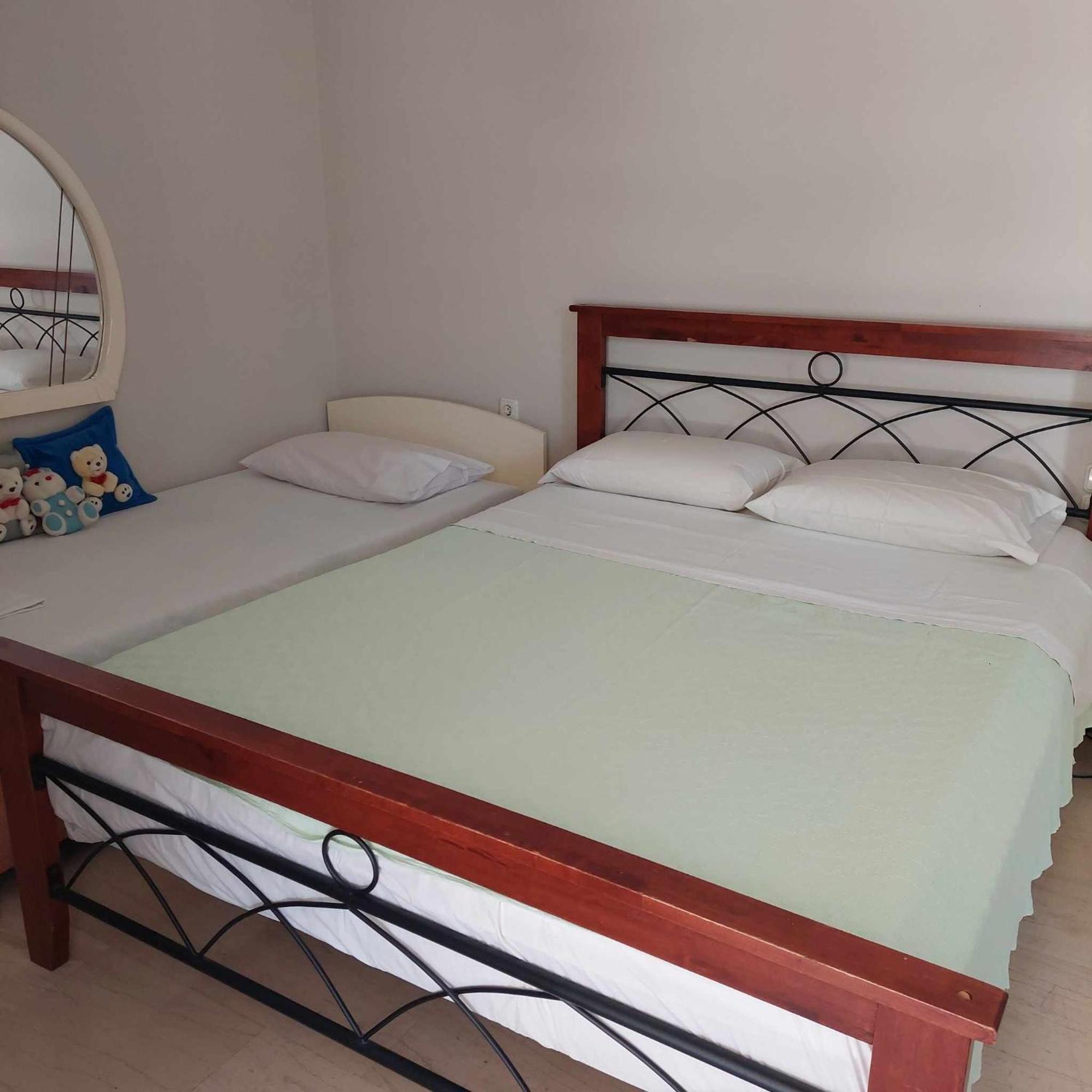 Family Apartment Patras Buitenkant foto