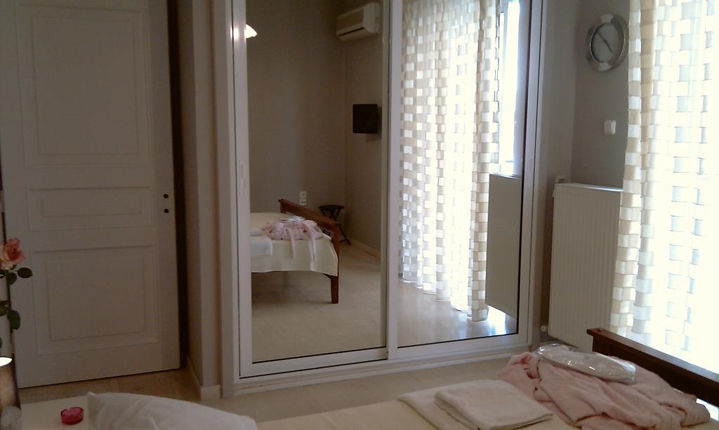 Family Apartment Patras Buitenkant foto